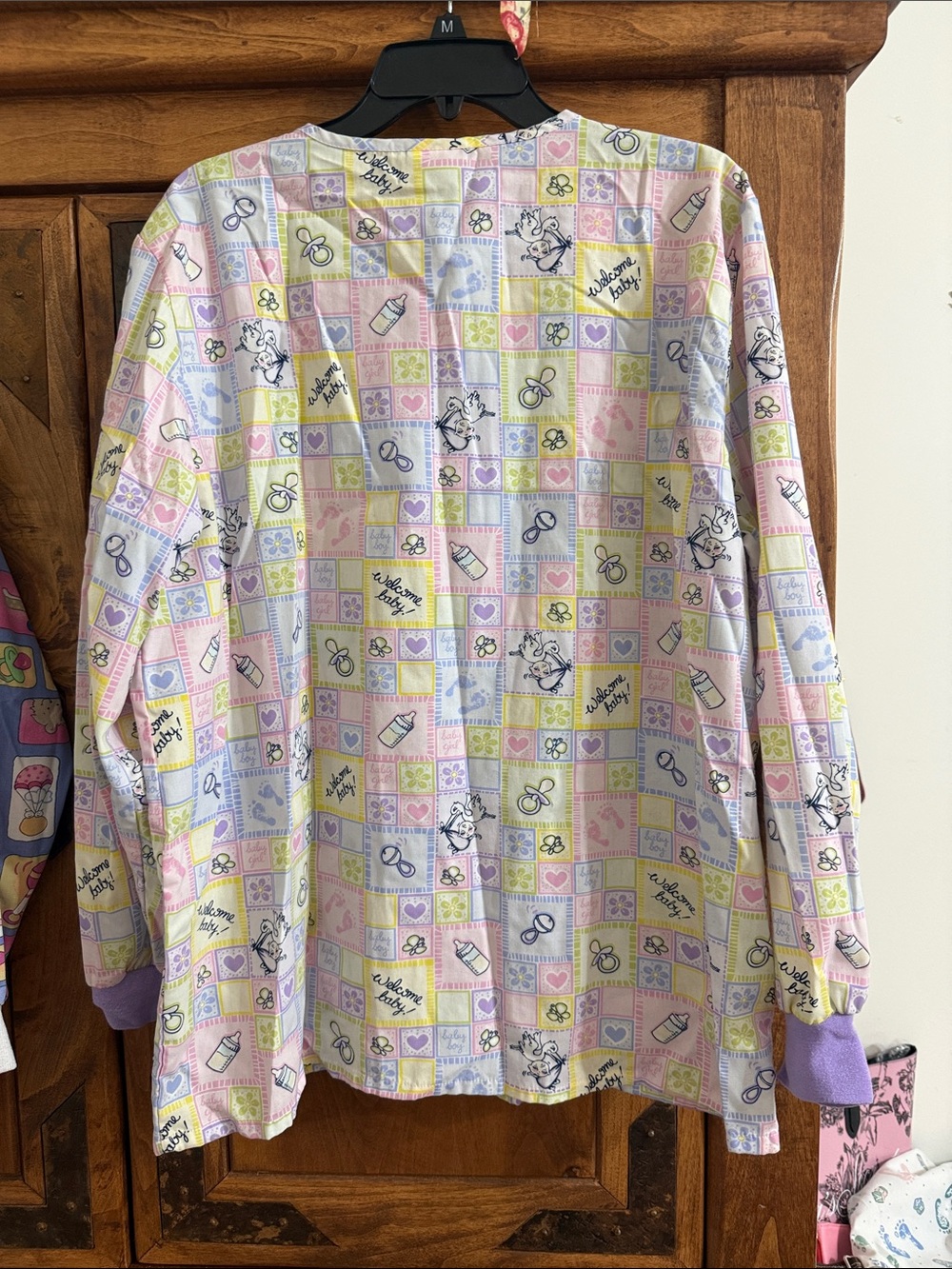 3 scrubs 4 nursery 1 short sleeve 2 long sleeve Similar sizes XL all for one - Picture 7 of 11
